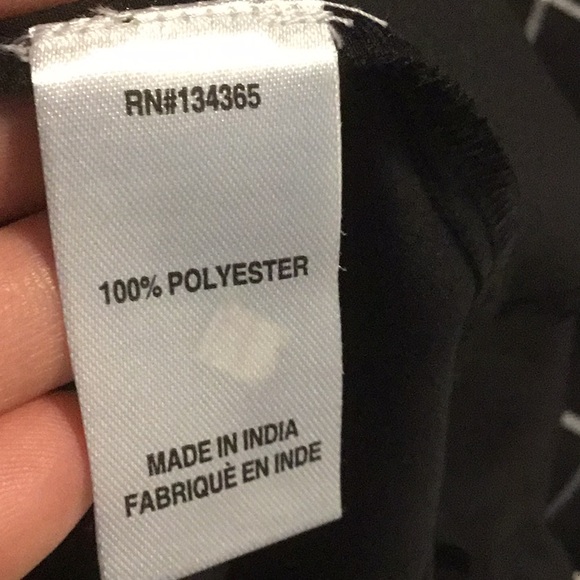 NWOT - Très Jolie knotted neck blouse with flutter sleeves - Picture 5 of 5